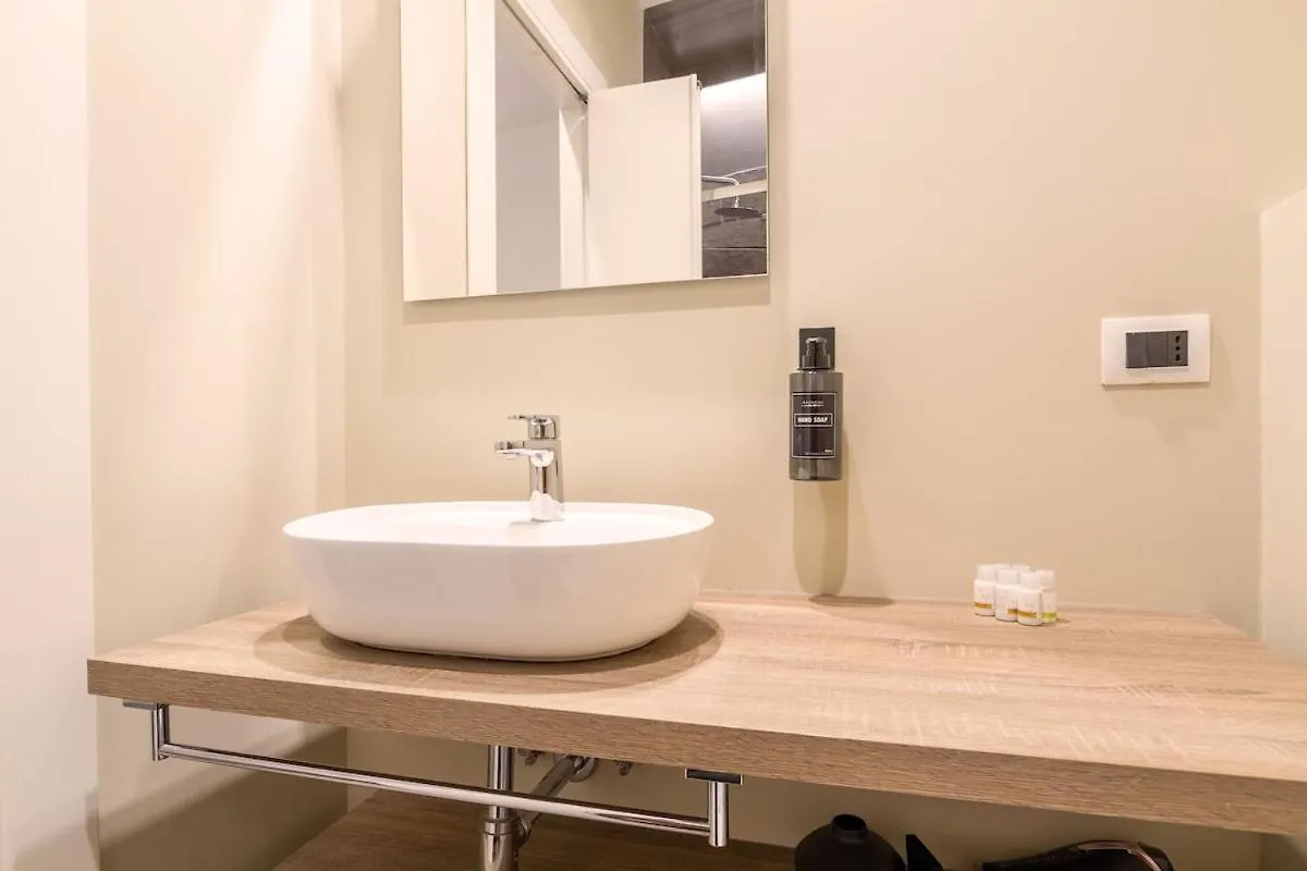 Apartment Duomo Centrale Stylish Double Suite Near Metro Milan