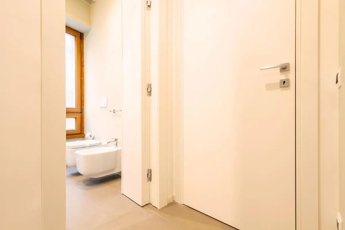 Duomo Centrale Stylish Double Suite Near Metro 米兰 0*,  意大利