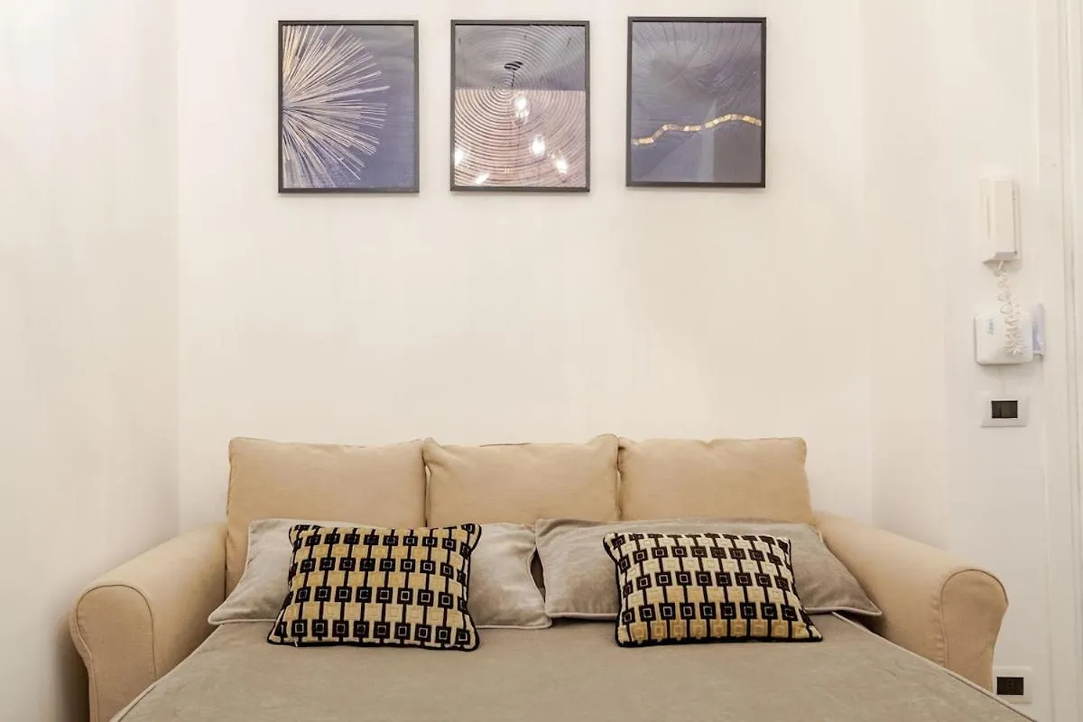 Duomo Centrale Stylish Double Suite Near Metro 米兰 0*,  意大利