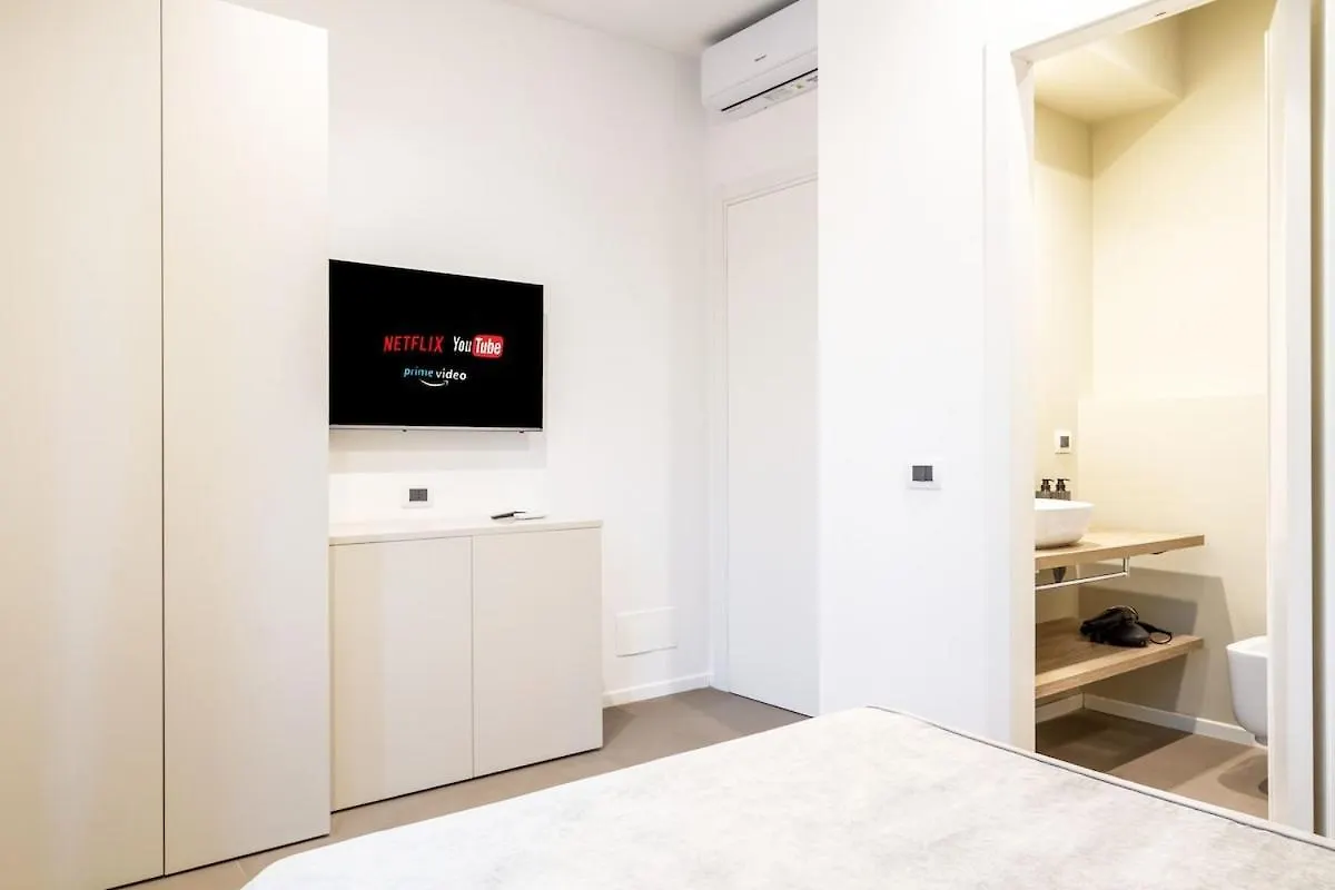 Duomo Centrale Stylish Double Suite Near Metro 米兰 公寓