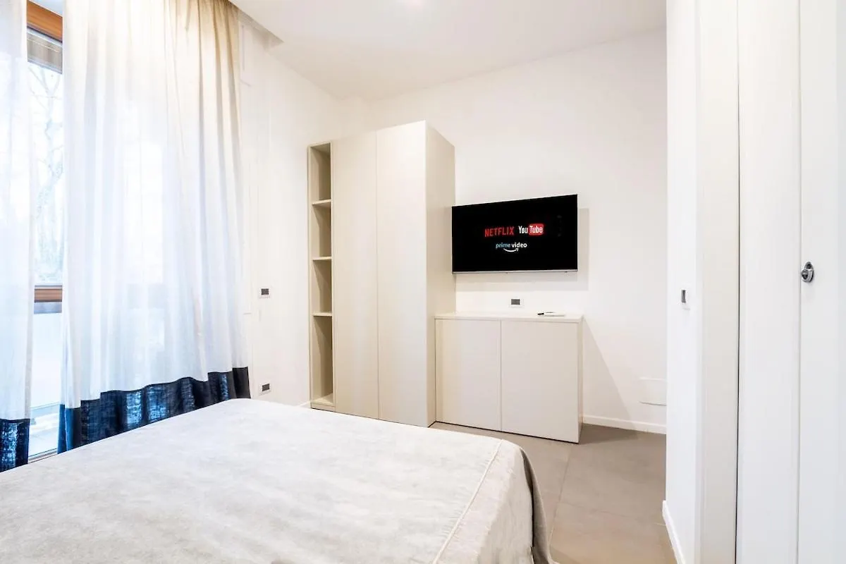 公寓 Duomo Centrale Stylish Double Suite Near Metro 米兰 意大利