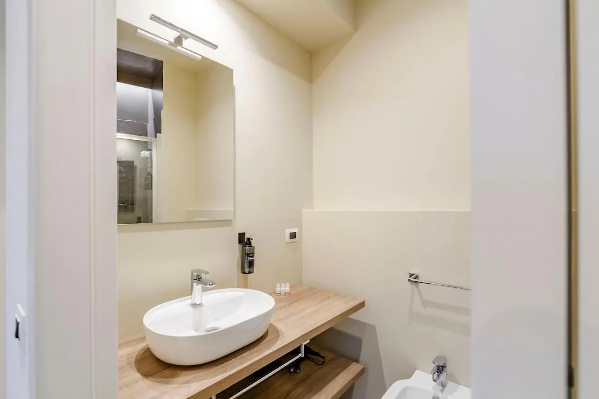 Duomo Centrale Stylish Double Suite Near Metro 米兰 公寓