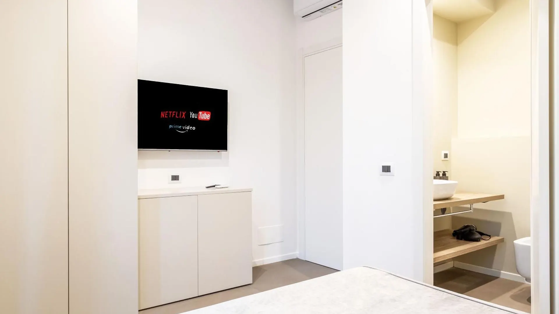 Duomo Centrale Stylish Double Suite Near Metro 米兰 0*,  意大利